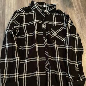 Button up Top black and white